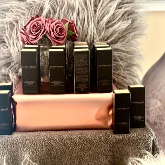 Colors below LAURA MERCIER REAL FLAWLESS WEIGHTLESS PERFECTING FOUNDATION - Picture 11 of 12